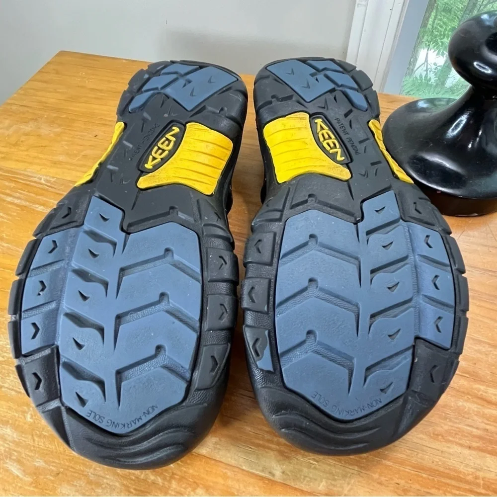 Keen Big Kids Newport H2 Nubuck Hybrid Sandals Waterproof Unisex